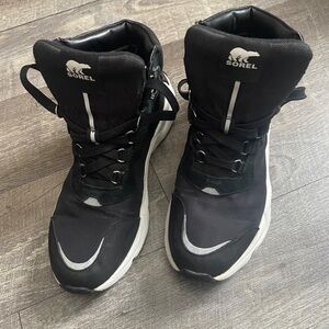Sorel Women’s Black and White Athletic Shoe/Boots size 10.5